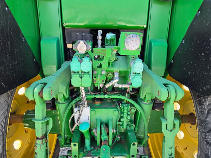 john-deere-7520-image-19