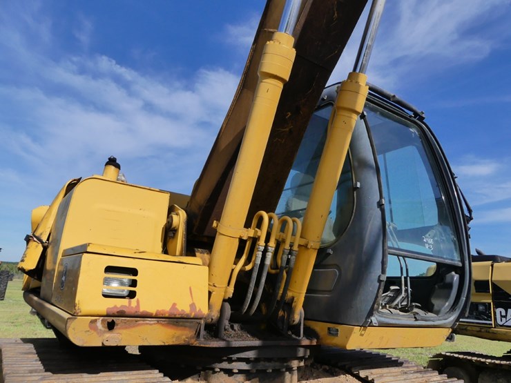 2006-deere-160c-lc-image-9