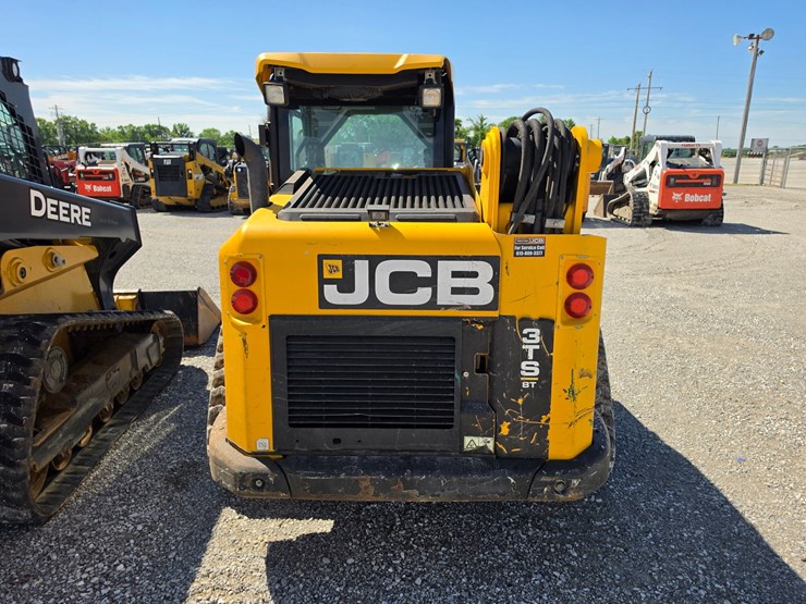2018-jcb-3ts-8t-image-15