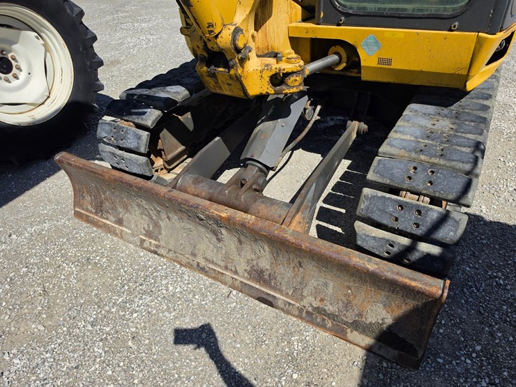 2013-komatsu-pc88mr-8-image-6