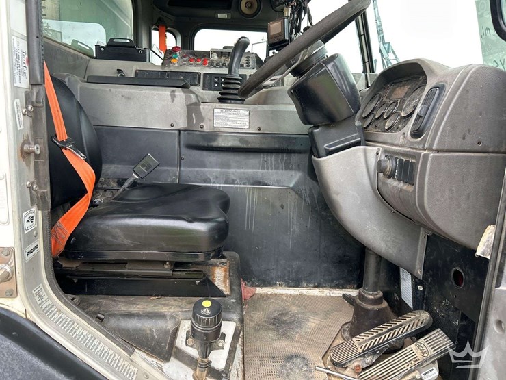 2019-peterbilt-520-image-12