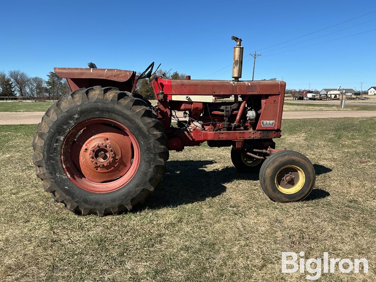 1972-farmall-656-2wd-tractor-image-4