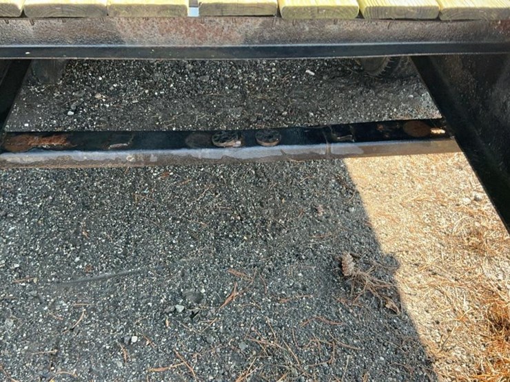 #2207-•-flatbed-equipment-trailer-image-22