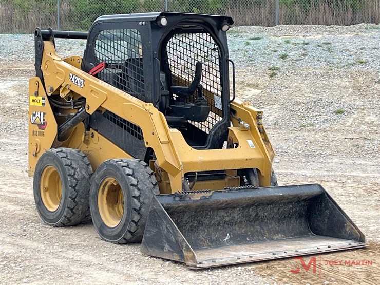 caterpillar-242d3-image-1