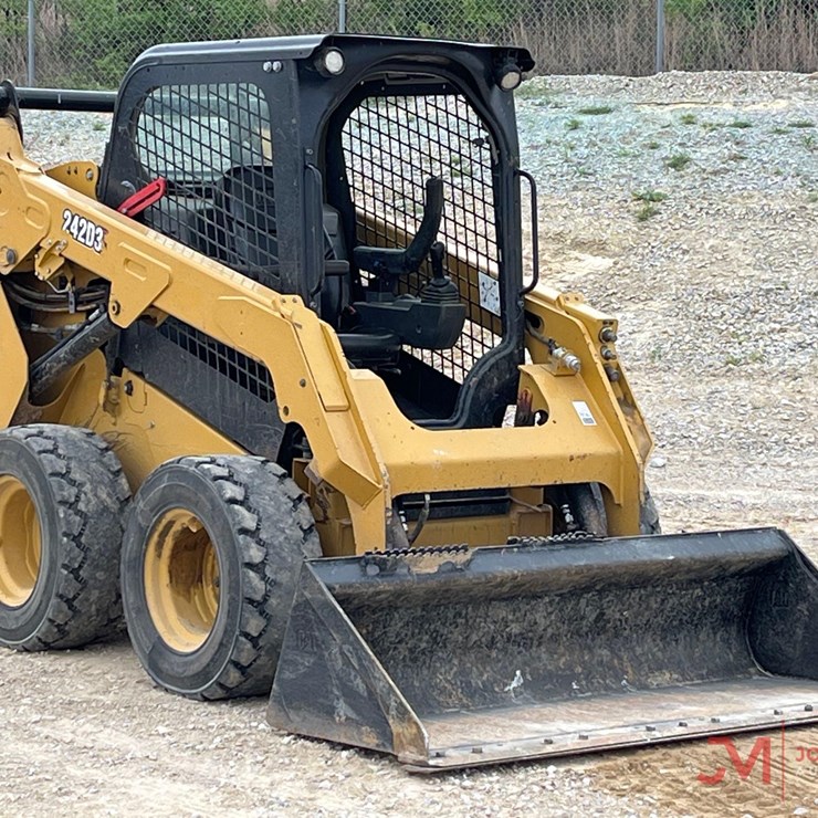 CATERPILLAR 242D3