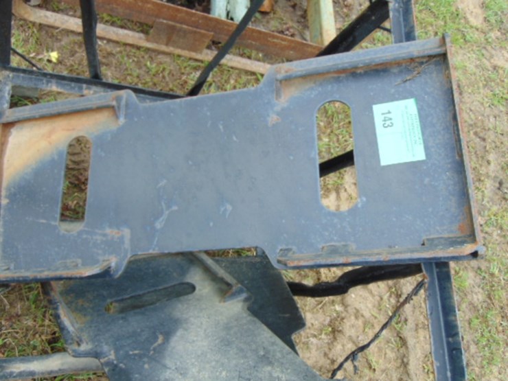 skid-steer-quick-attach-plate-image-1