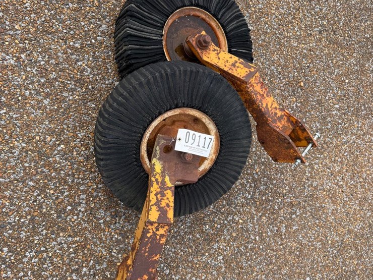 #9117-•-cutter-tail-wheels-image-1