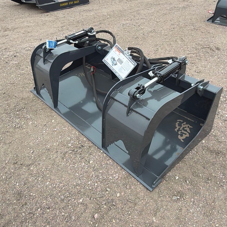 Unused 2026 Wolverine GB-11-72W Skid Steer Grapple Bucket