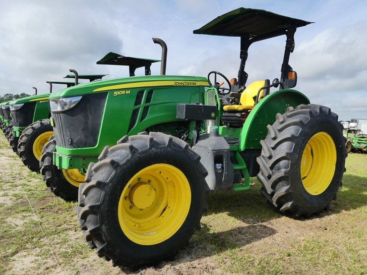 2023-john-deere-5105m-image-2