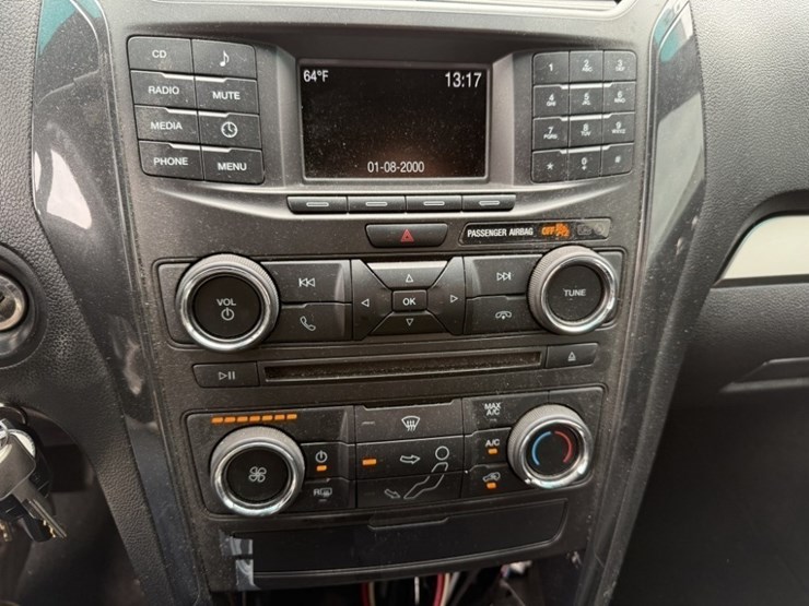 2017-ford-explorer-image-30