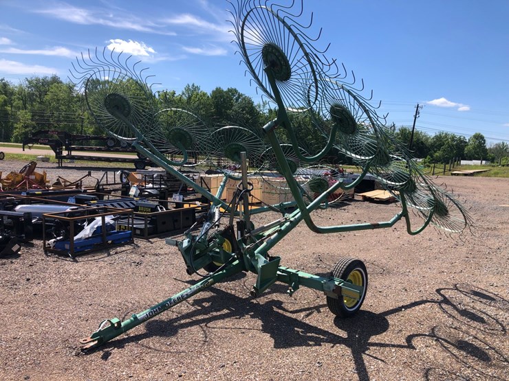 john-deere-702-image-1