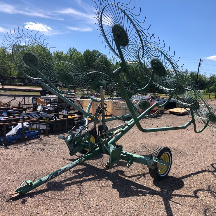 JOHN DEERE 702