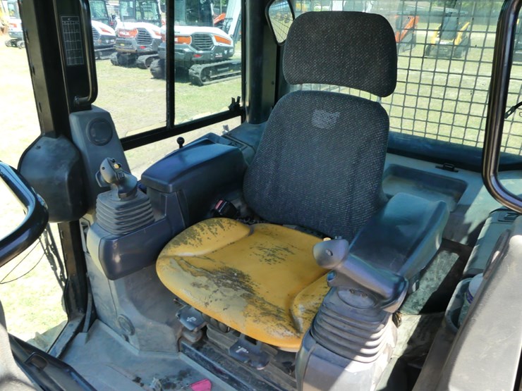 2016-caterpillar-d5k2-image-11