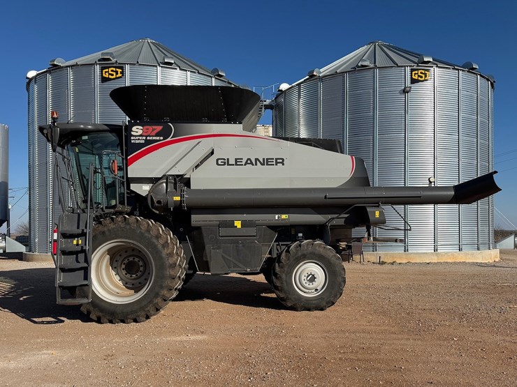 2022-gleaner-s97-image-1