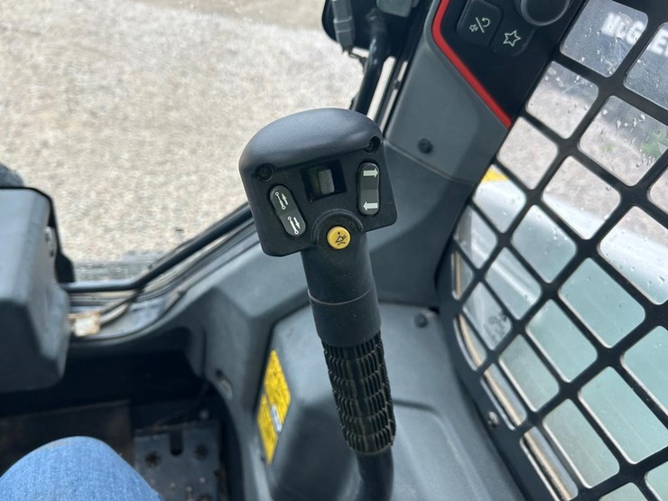 2023-bobcat-t66-image-21