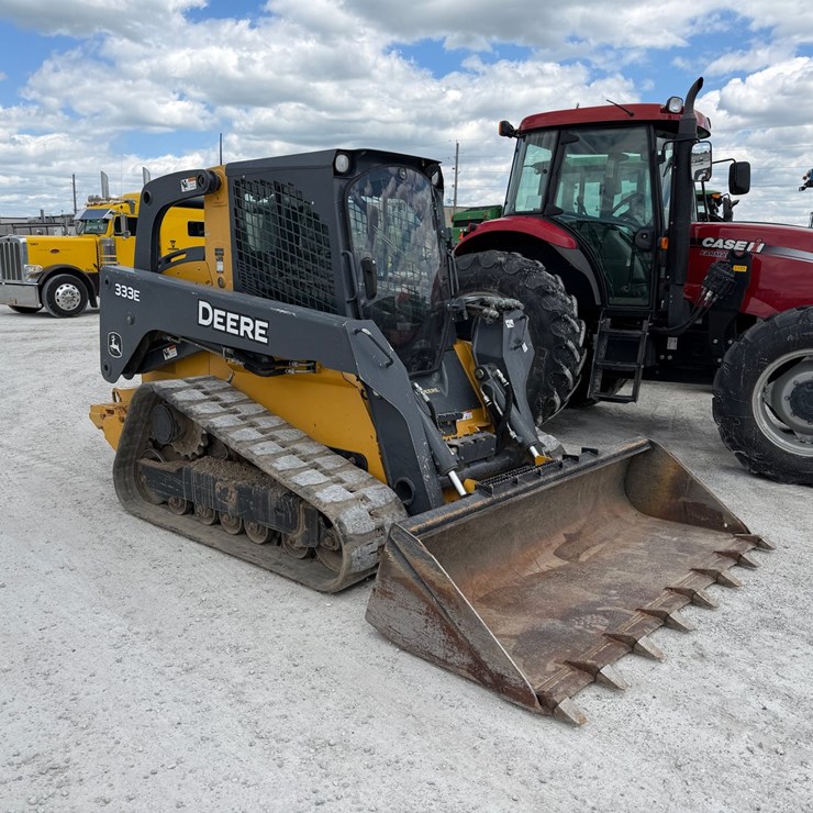 DEERE 333E
