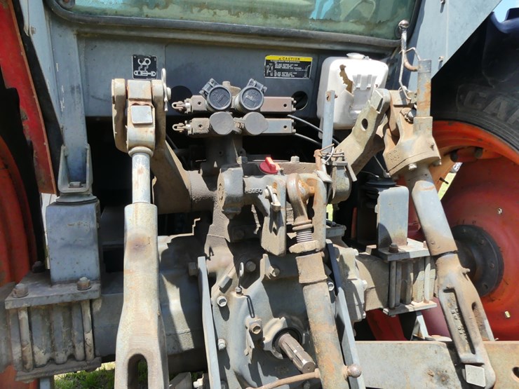 2001-kubota-m9000-image-6
