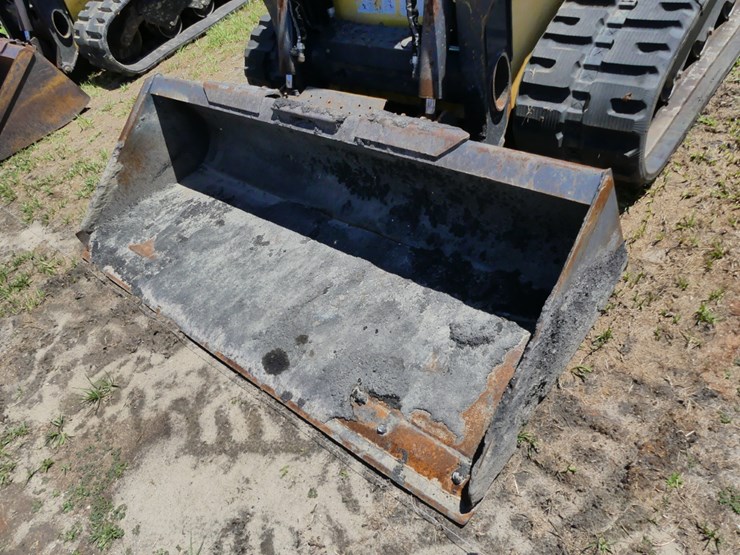 new-holland-c232-image-10