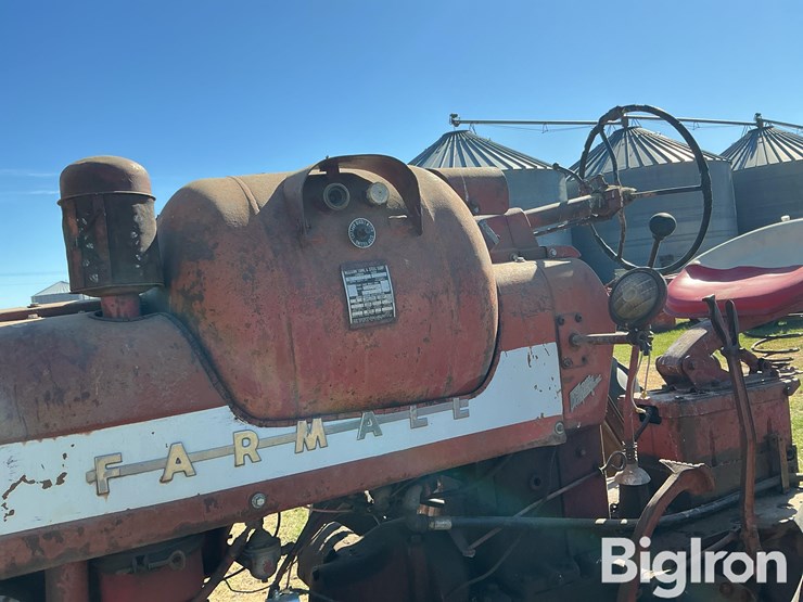 1955-farmall-400-2wd-tractor-image-17