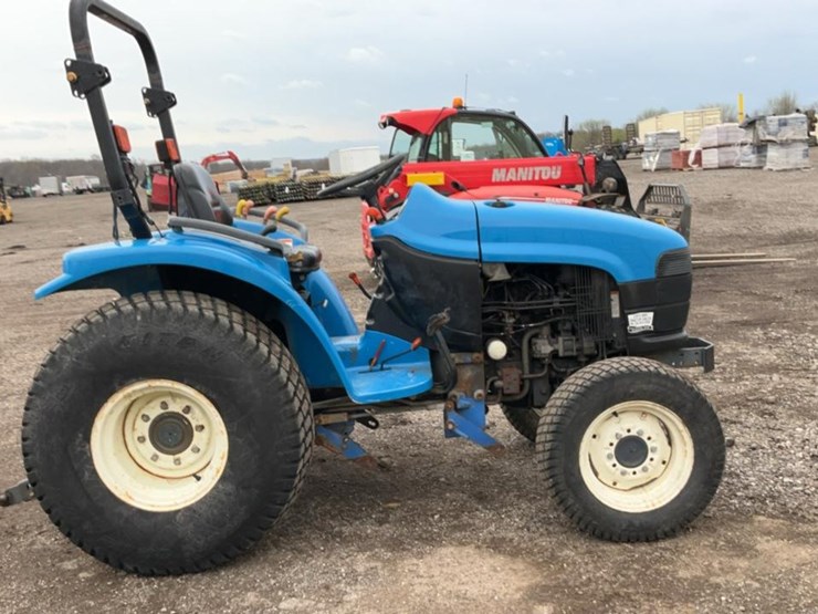 #2400-•-new-holland-tc25s-diesel-tractor-image-6
