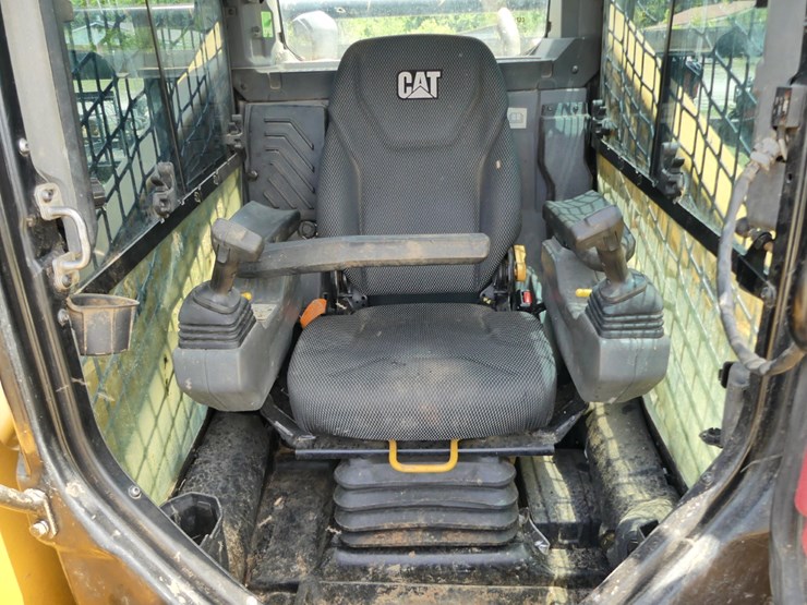 2024-caterpillar-255-image-14