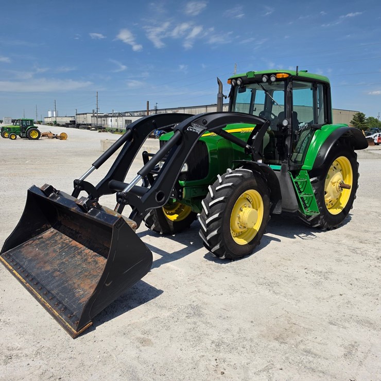 JOHN DEERE 7520