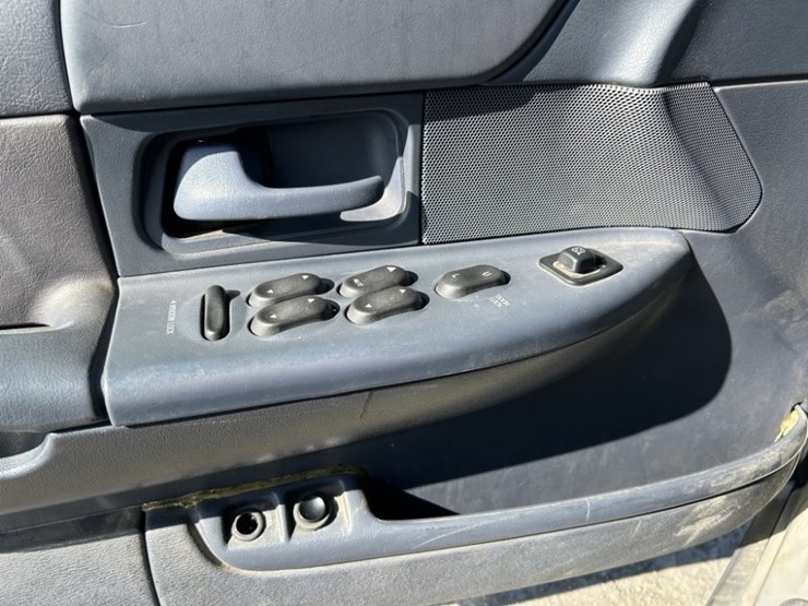 2001-ford-crown-victoria-sedan-image-27