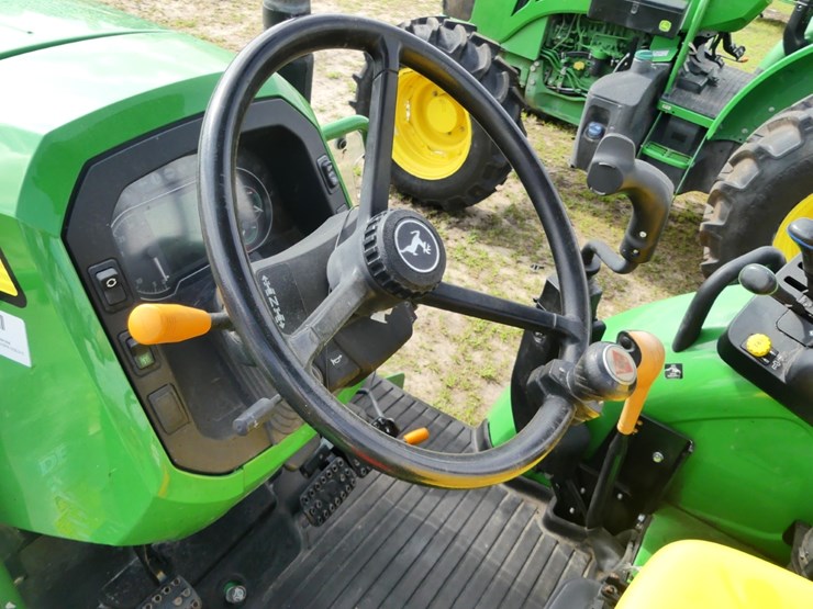 2024-john-deere-5120m-image-12
