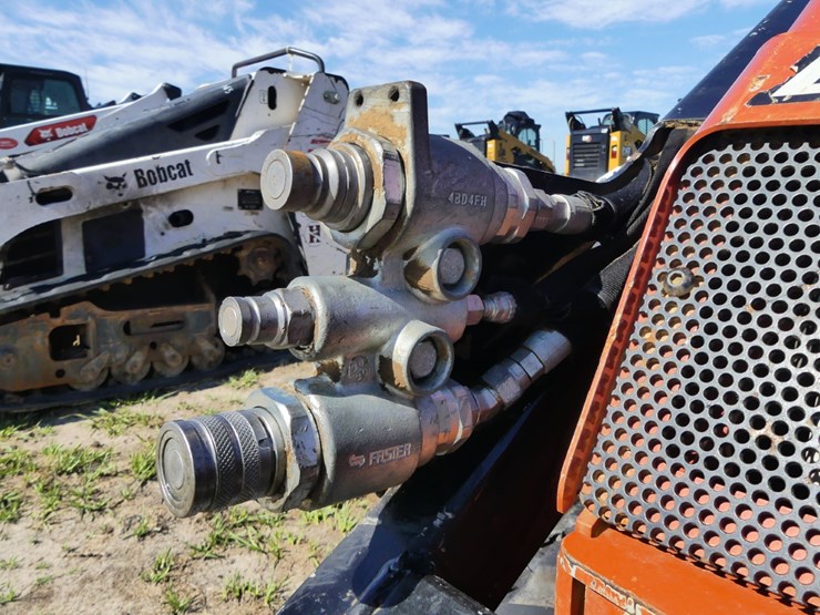 2021-ditch-witch-sk800-image-9