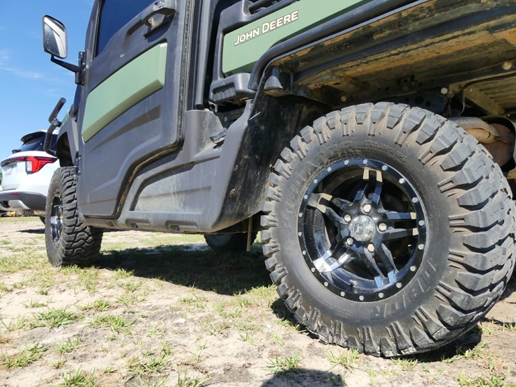 2022-john-deere-xuv835m-image-5