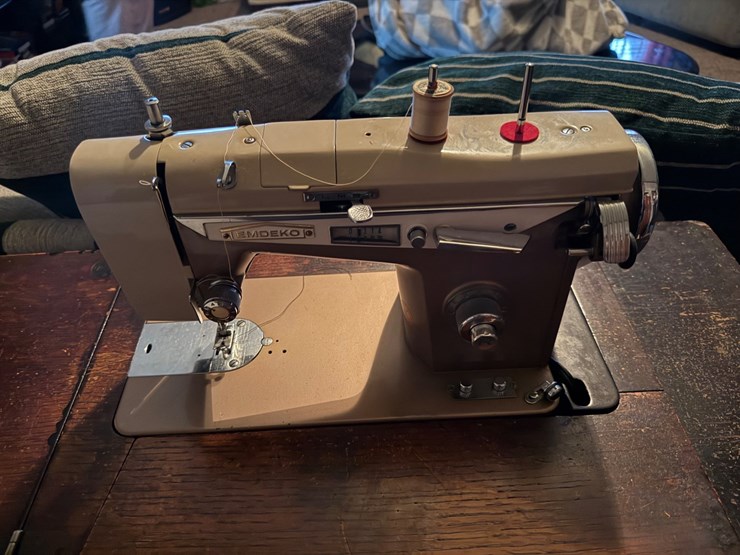 #93-•-antique-sewing-machine-base-with-electric-sewing-machine-image-4