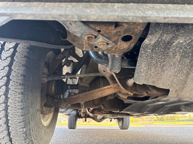 2022-chevrolet-3500-image-47