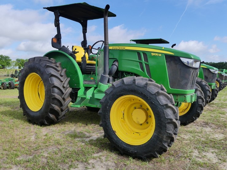 2023-john-deere-5105m-image-1