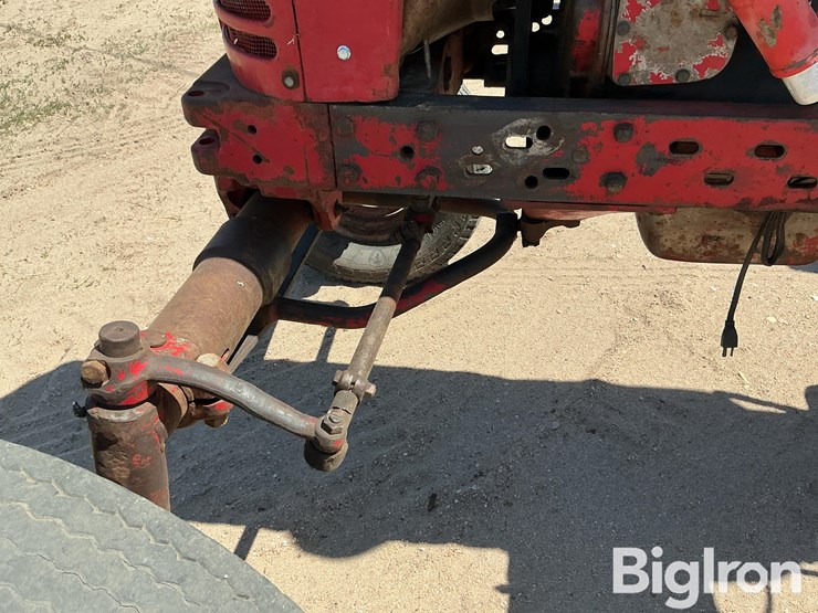 1956-farmall-400-2wd-tractor-image-16