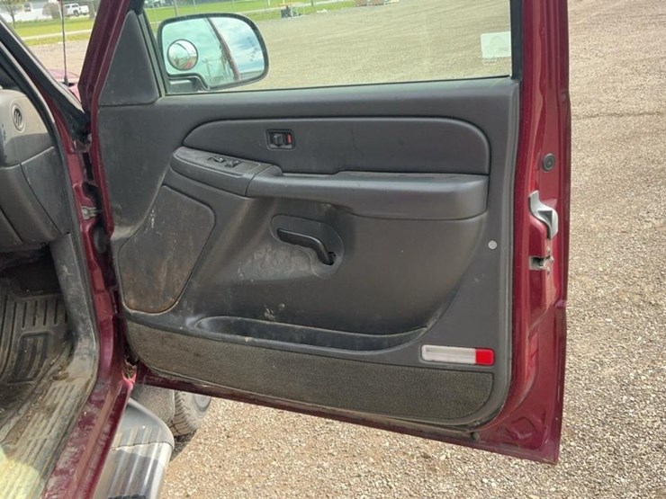 2005-chevrolet-silverado-2500hd-image-56