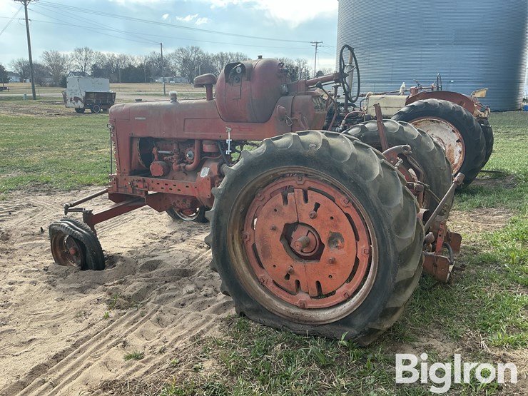 1955-farmall-400-2wd-tractor-image-8