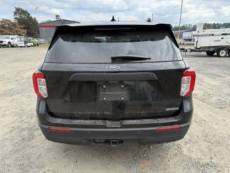 2020-ford-explorer-image-5
