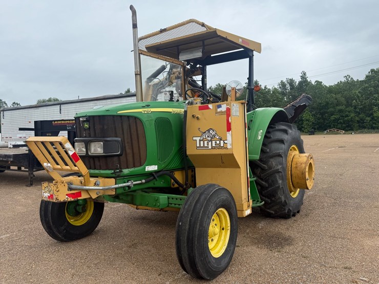 john-deere-6215-image-1