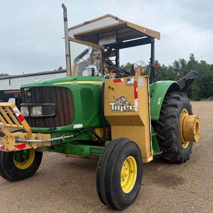 JOHN DEERE 6215