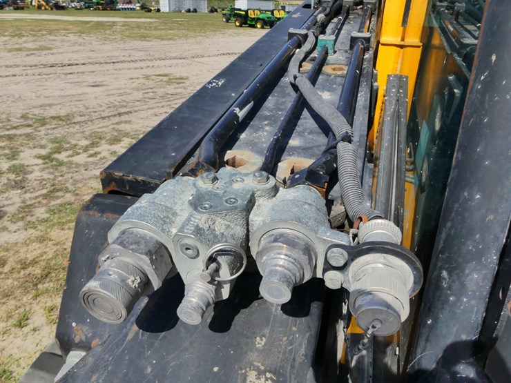 jcb-3ts-8t-image-11