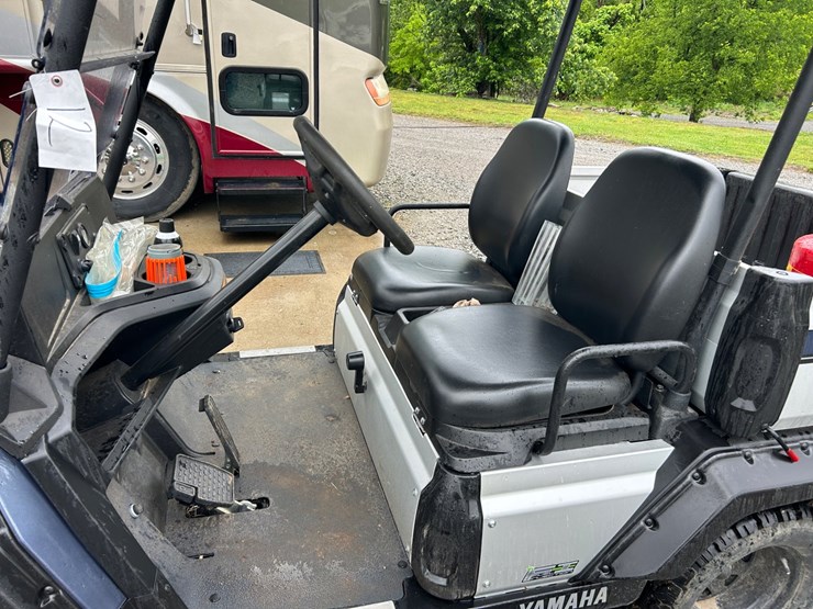 #12-•-2024-yamaha-umax-gas-golf-cart-image-7