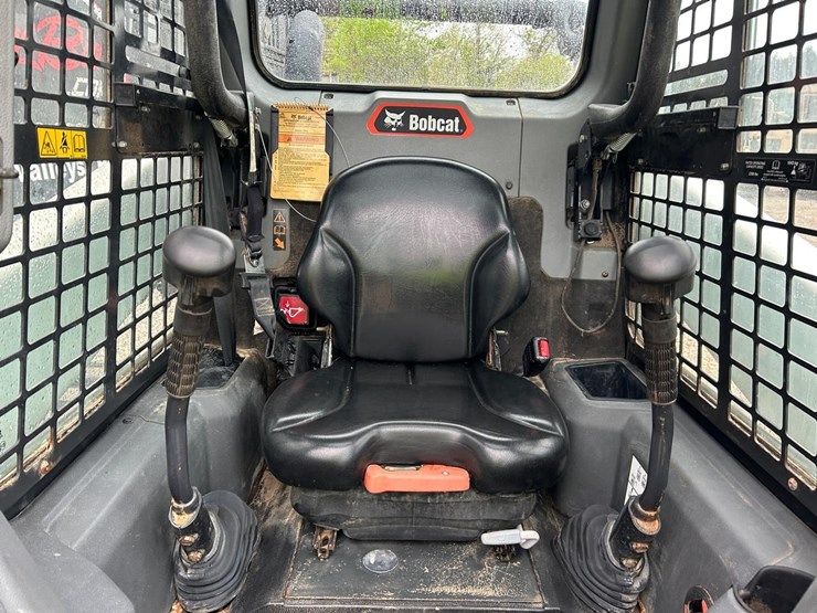 2020-bobcat-t64-image-19