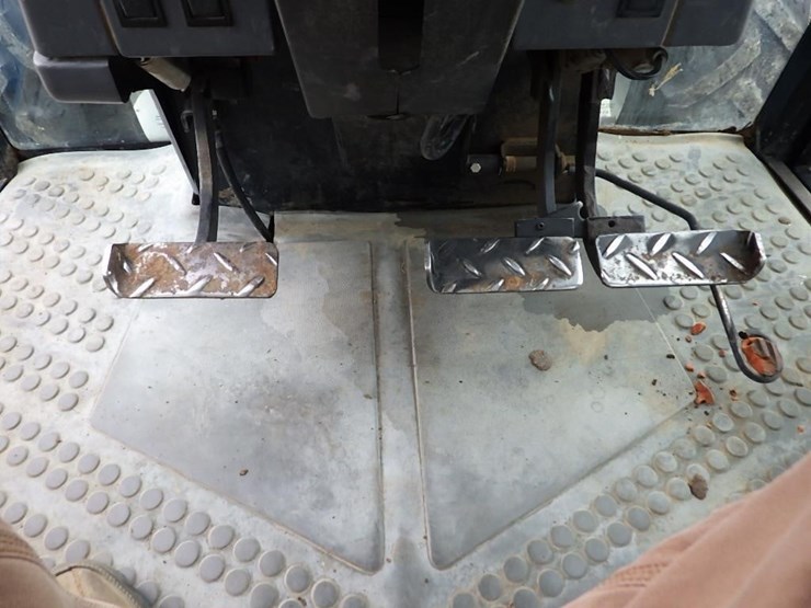 ford-8340-image-39