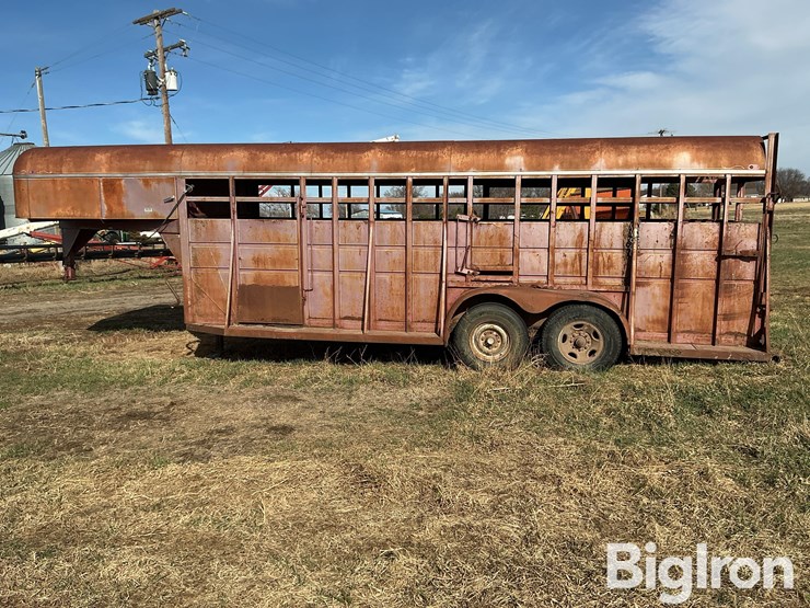 1986-s-&-s-t/a-livestock-trailer-image-8