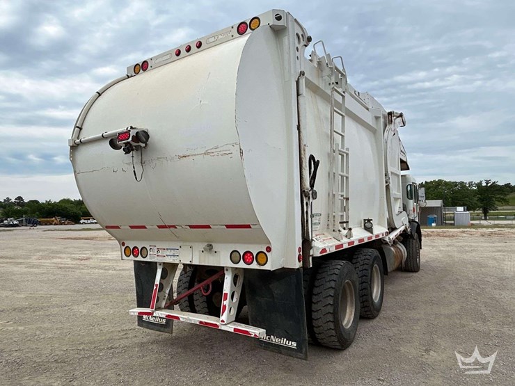 2019-peterbilt-520-image-3