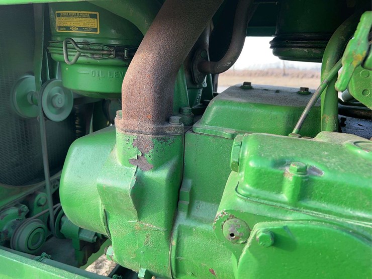john-deere-820-image-63
