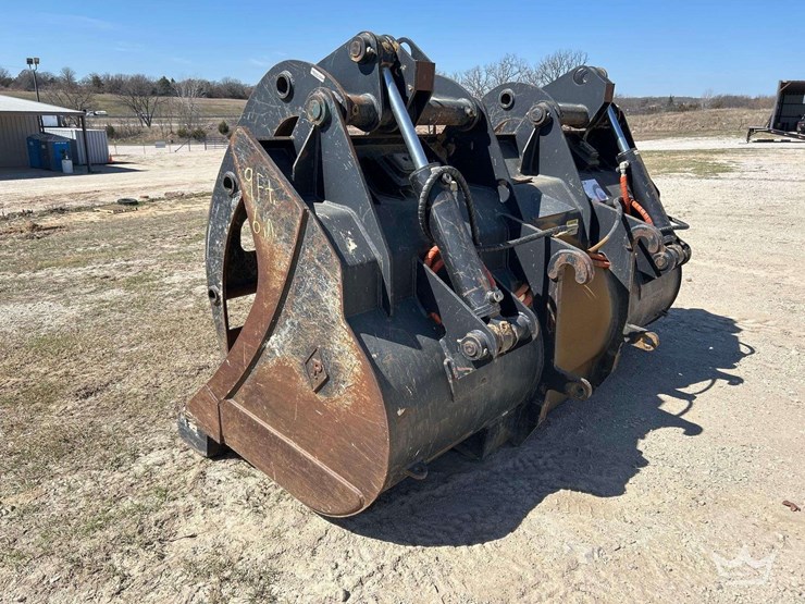 2018-pemberton-inc-4.5-yard-dual-cylinder-hydraulic-grapple-loader-bucket-image-2