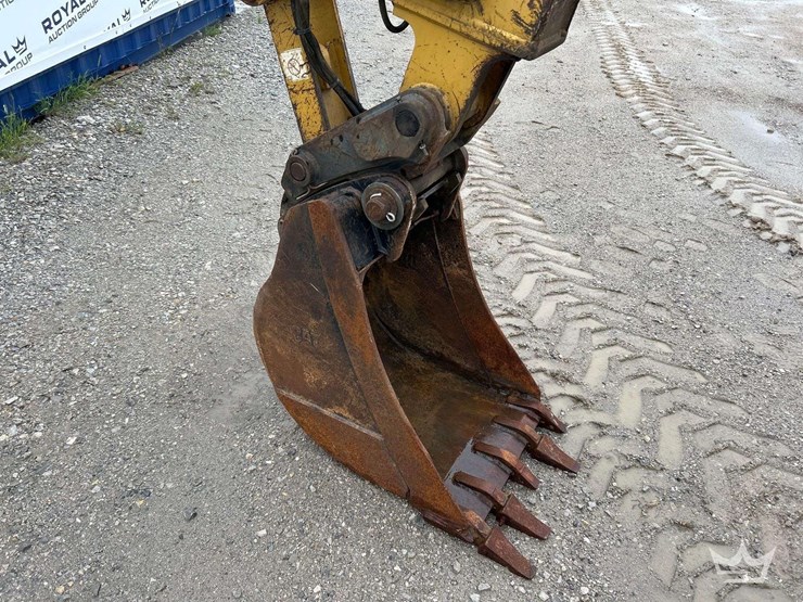2013-caterpillar-420f-image-36