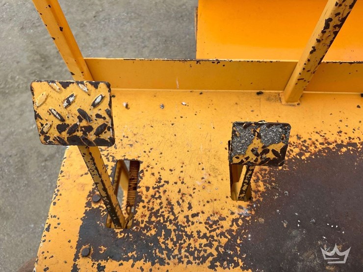 2003-rasco-9010-asphalt-chip-spreader-image-12
