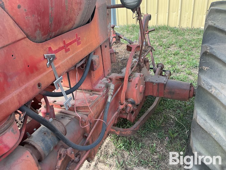 1955-farmall-400-2wd-tractor-image-18